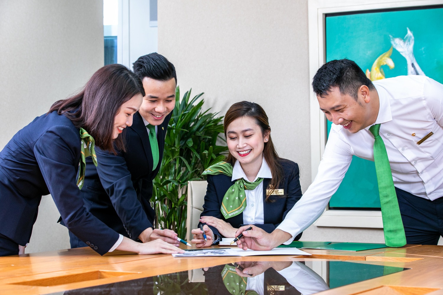 Vietcombank tập trung thực hiện 3 trọng tâm, 6 đột phá trong năm 2023. Ảnh: VCB