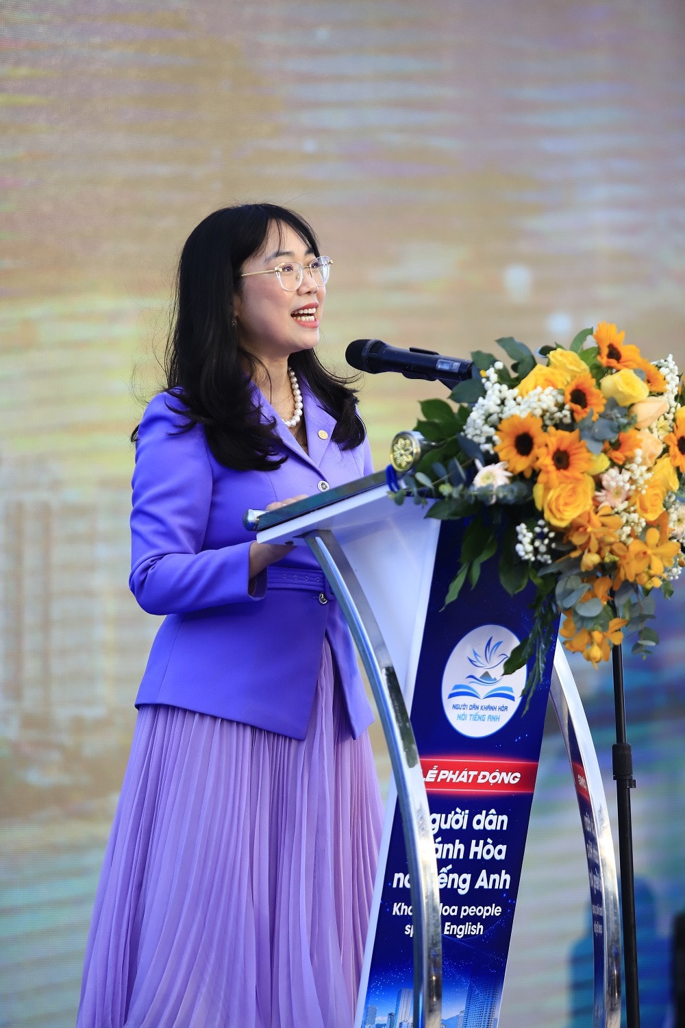 Phó Chủ tịch Tập đoàn Vingroup, Chủ tịch Hội đồng Trường Đại học VinUni Lê Mai Lan chia sẻ về ý nghĩa của chương trình Lễ khởi động dự án “Người dân Khánh Hoà nói tiếng Anh” -0