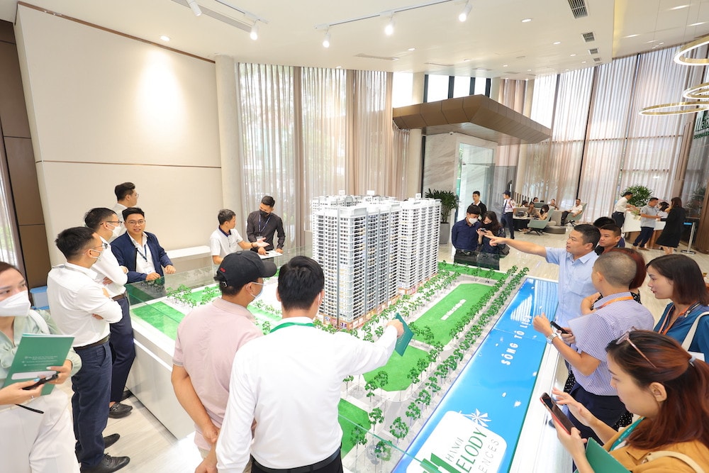 Khảo sát cho thấy khách hàng ngày càng chuộng dự án sơ cấp. Ảnh: Hanoi Melody Residences. Tâm lý “chốt hàng” của người mua nhà thay đổi, dự án sơ cấp được lợi -0