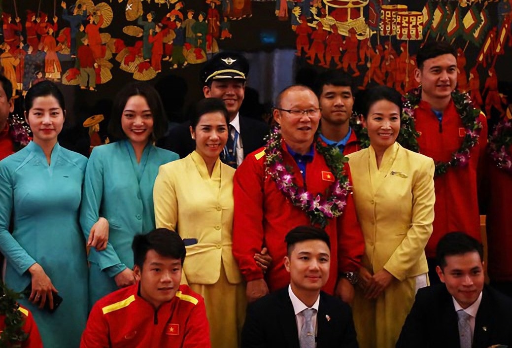 Vietnam Airlines tri ân huấn luyện viên Park vé bay Thương gia trọn đời giữa Hàn Quốc và Việt Nam -0