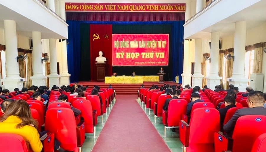 Kỳ họp thứ 7, HĐND huyện Tứ Kỳ khóa XX - ảnh TRẦN YẾN