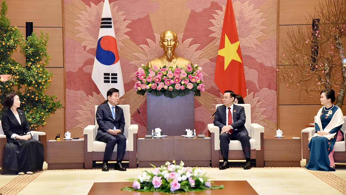 Chủ tịch Quốc hội Vương Đình Huệ đón và hội đàm với Chủ tịch Quốc hội Hàn Quốc -0