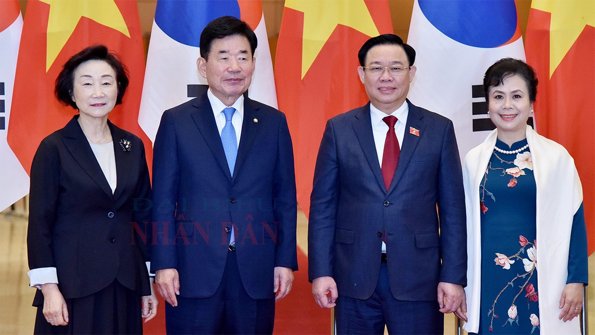 Chủ tịch Quốc hội Vương Đình Huệ đón và hội đàm với Chủ tịch Quốc hội Hàn Quốc -3