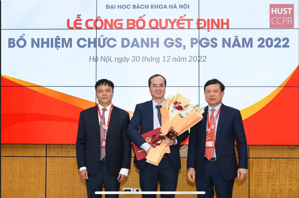 Khen thưởng 5 nhà giáo tiêu biểu nhất Đại học Bách khoa Hà Nội -0