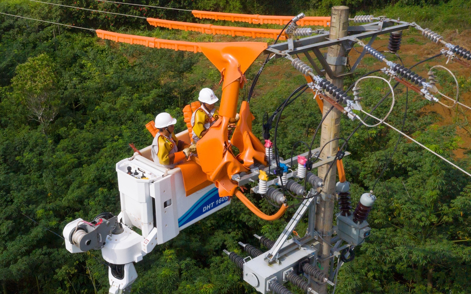 Hoàn thiện và phát huy mô hình cơ quan đại diện chủ sở hữu nhà nước và phần vốn nhà nước đầu tư tại doanh nghiệp