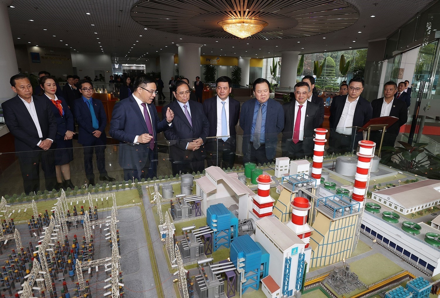 Hoàn thiện và phát huy mô hình cơ quan đại diện chủ sở hữu nhà nước và phần vốn nhà nước đầu tư tại doanh nghiệp