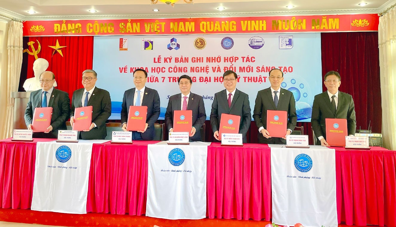 Phát triển khoa học công nghệ là nhiệm vụ quan trọng hàng đầu -0