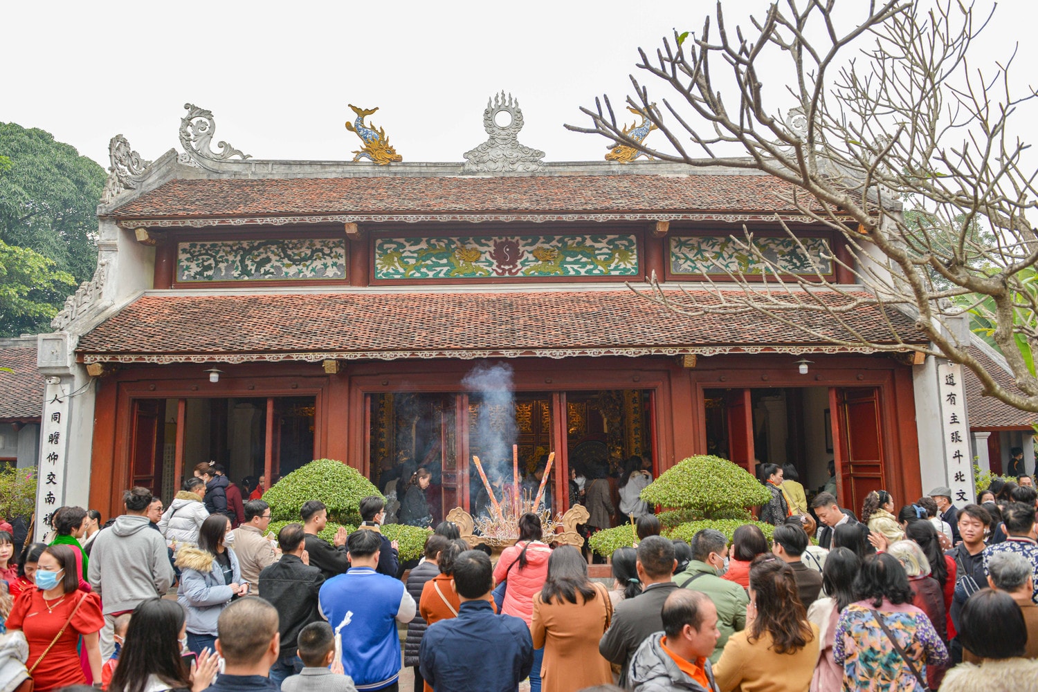 Người Hà Nội đi du xuân ngày mùng 1 tết -0