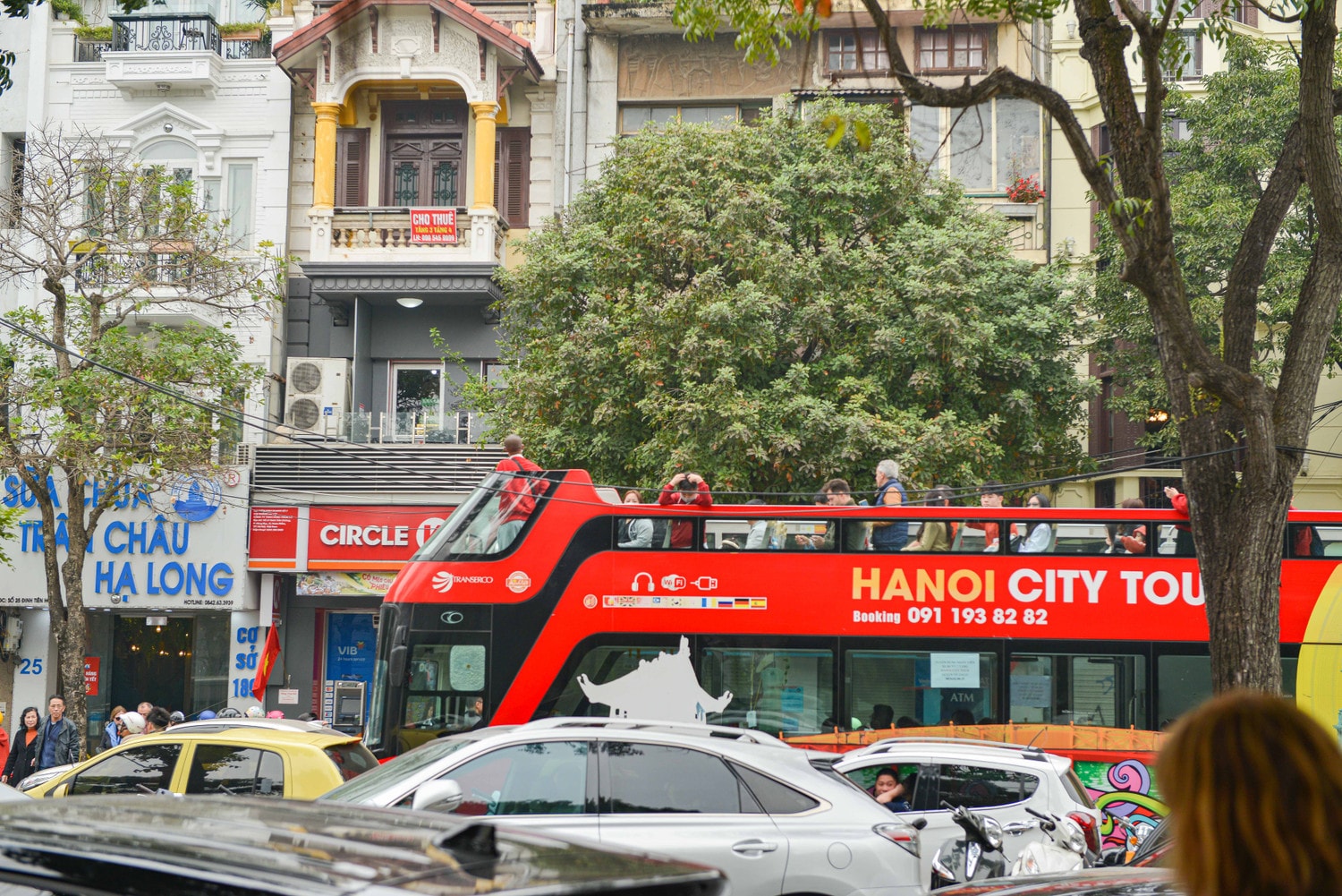 Người Hà Nội đi du xuân ngày mùng 1 tết -0