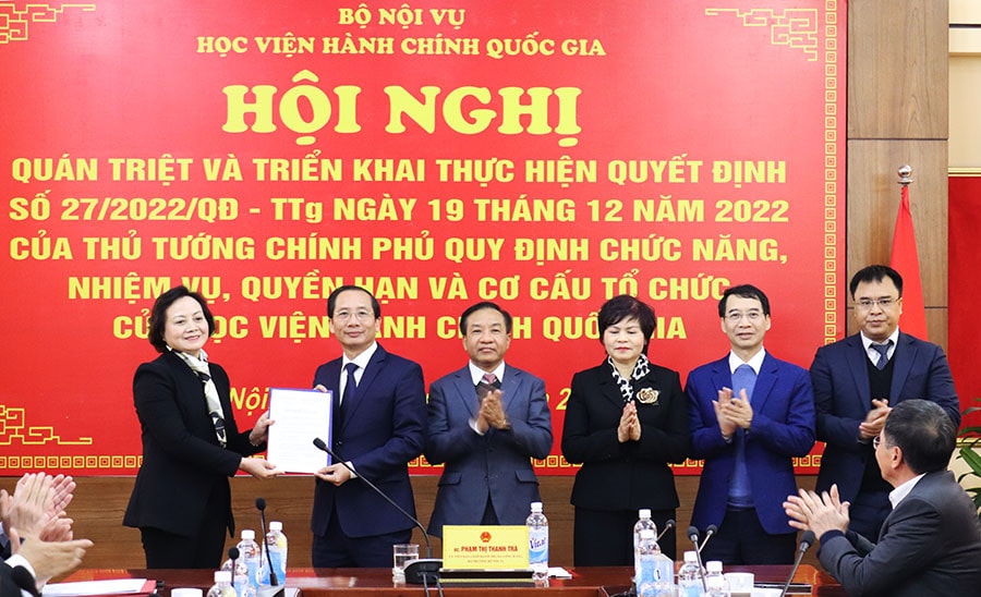 Hướng đến xây dựng nền công vụ chuyên nghiệp, vì Nhân dân, phục vụ Nhân dân -0
