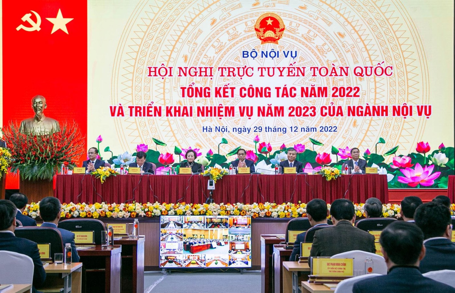 Hướng đến xây dựng nền công vụ chuyên nghiệp, vì Nhân dân, phục vụ Nhân dân -0