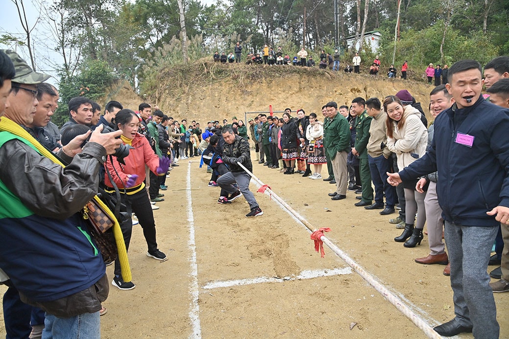 Bộ đội Biên phòng Hà Giang: Vui Xuân mới không quên nhiệm vụ -0