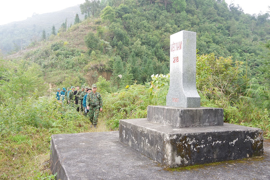Bộ đội Biên phòng Hà Giang: Vui Xuân mới không quên nhiệm vụ -0