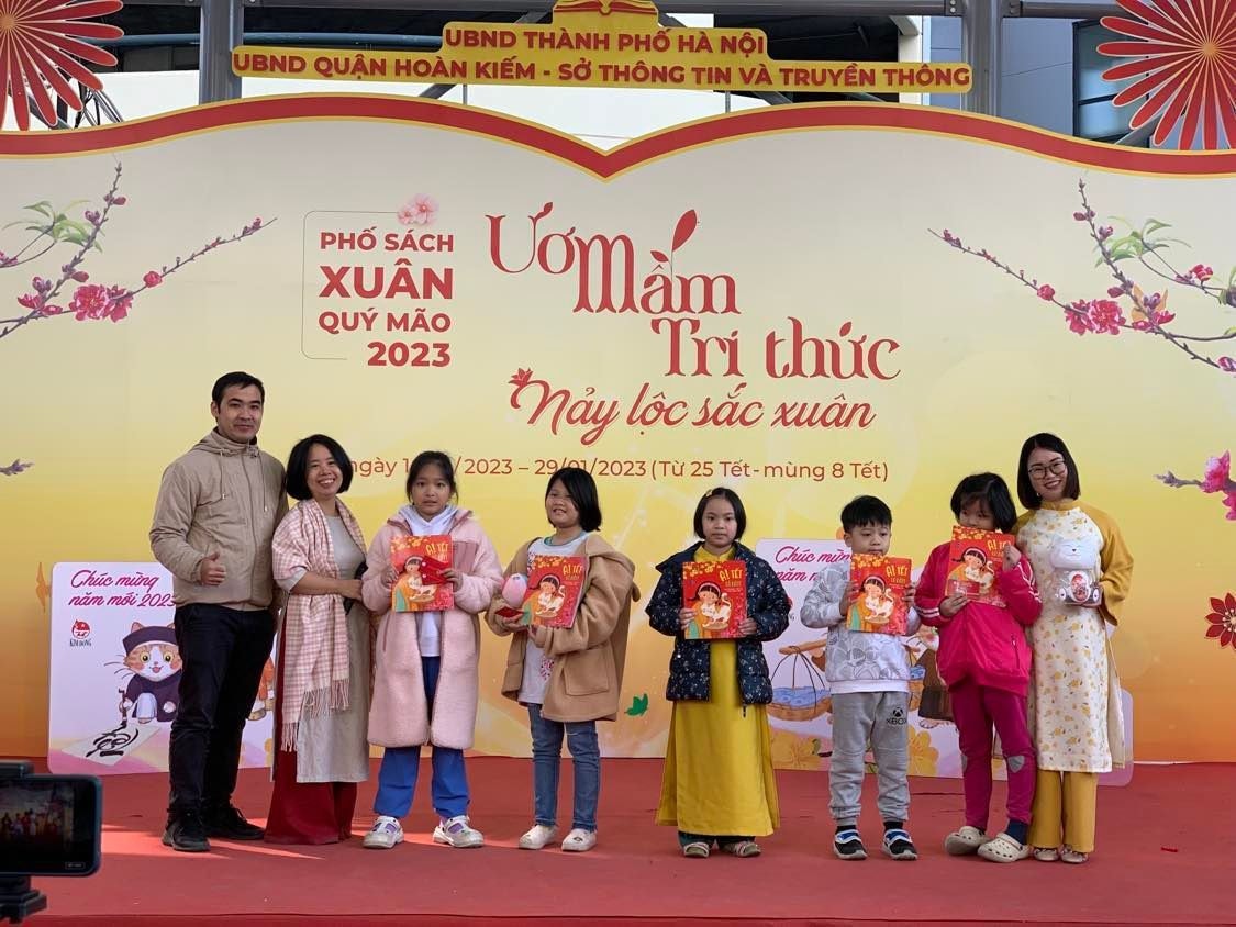 Xuân về trên Phố Sách -0