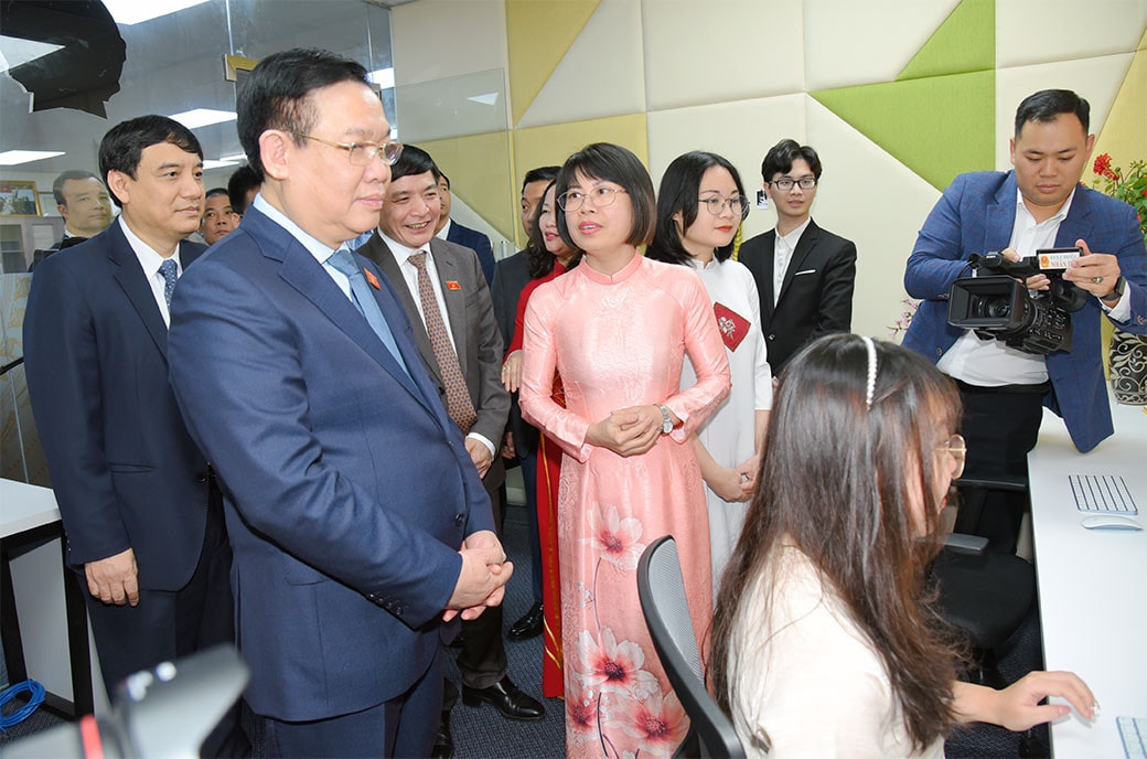 Chủ tịch Quốc hội Vương Đình Huệ thăm, chúc Tết Báo Đại biểu Nhân dân, Truyền hình Quốc hội Việt Nam -0