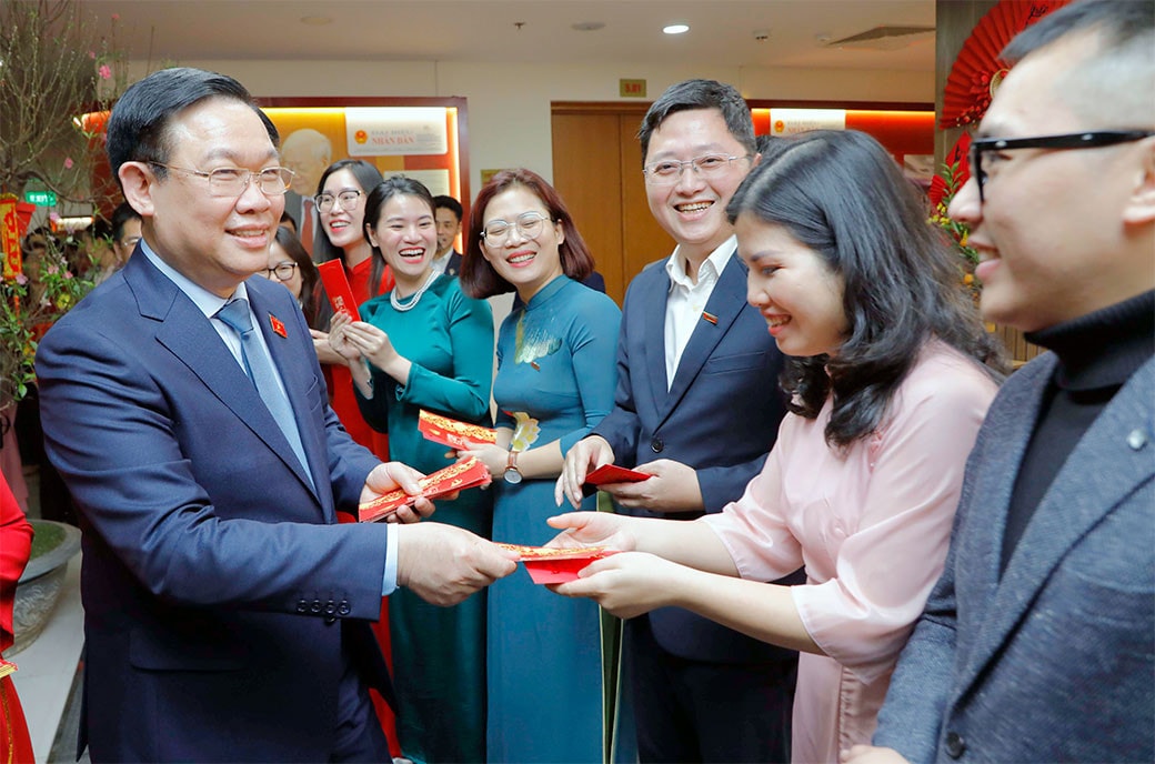 Chủ tịch Quốc hội Vương Đình Huệ thăm, chúc Tết Báo Đại biểu Nhân dân, Truyền hình Quốc hội Việt Nam -1