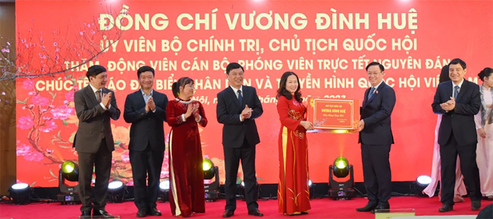 Chủ tịch Quốc hội Vương Đình Huệ thăm, chúc Tết Báo Đại biểu Nhân dân, Truyền hình Quốc hội Việt Nam -0