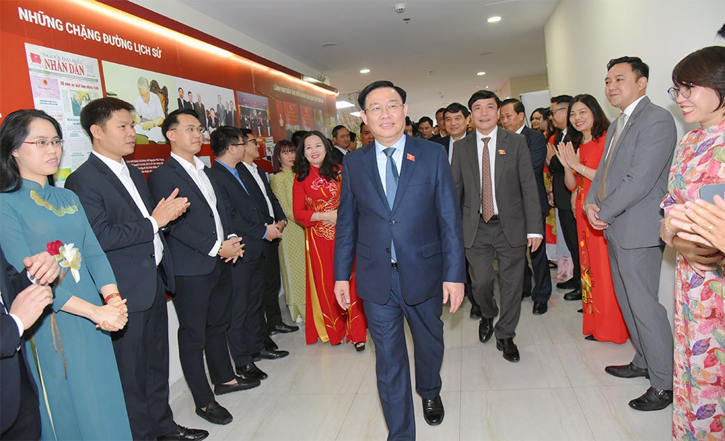 Chủ tịch Quốc hội Vương Đình Huệ thăm, chúc Tết Báo Đại biểu Nhân dân, Truyền hình Quốc hội Việt Nam -0