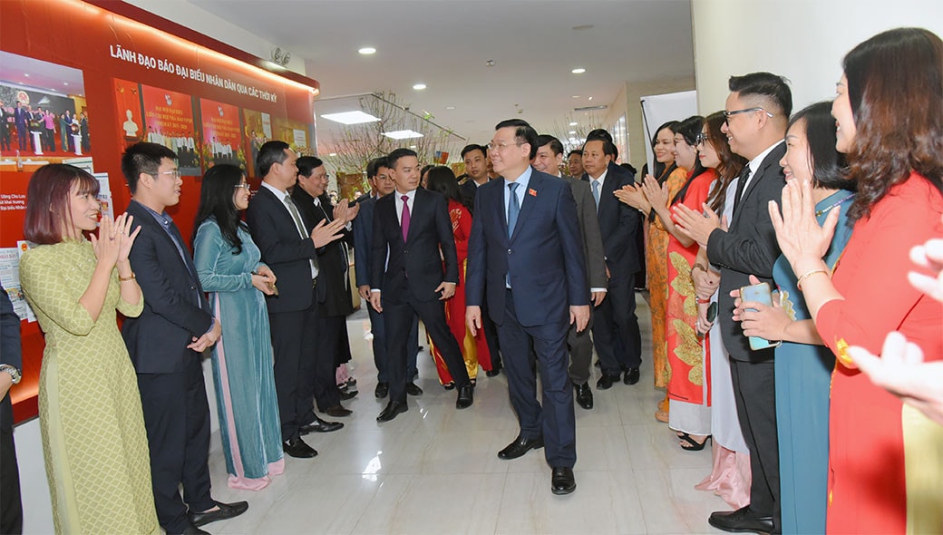 Chủ tịch Quốc hội Vương Đình Huệ thăm, chúc Tết Báo Đại biểu Nhân dân, Truyền hình Quốc hội Việt Nam -0
