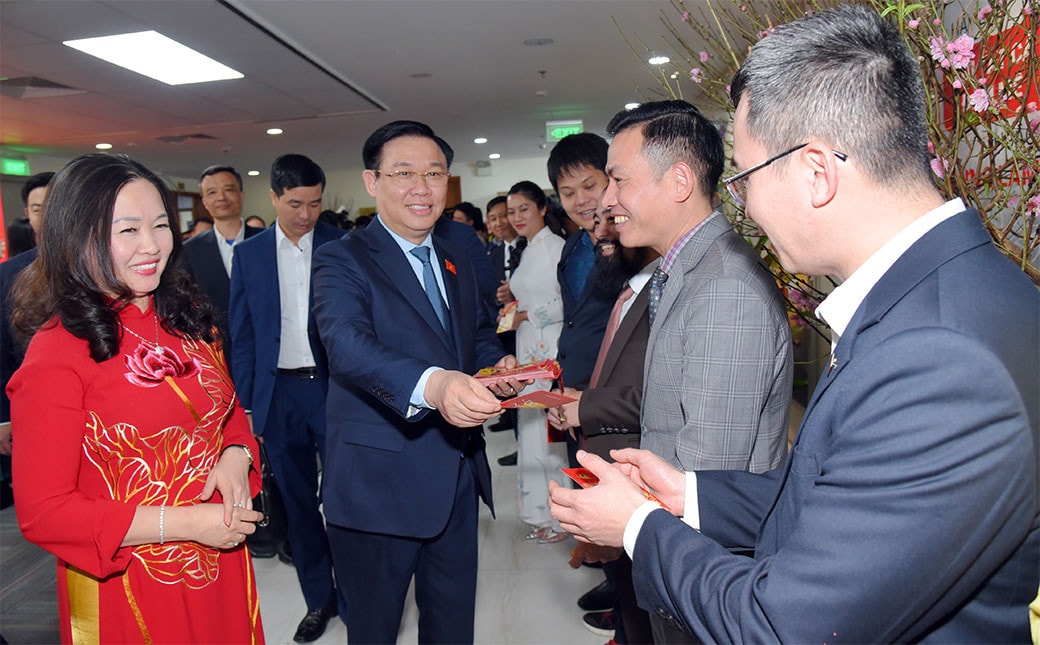 Chủ tịch Quốc hội Vương Đình Huệ thăm, chúc Tết Báo Đại biểu Nhân dân, Truyền hình Quốc hội Việt Nam -0