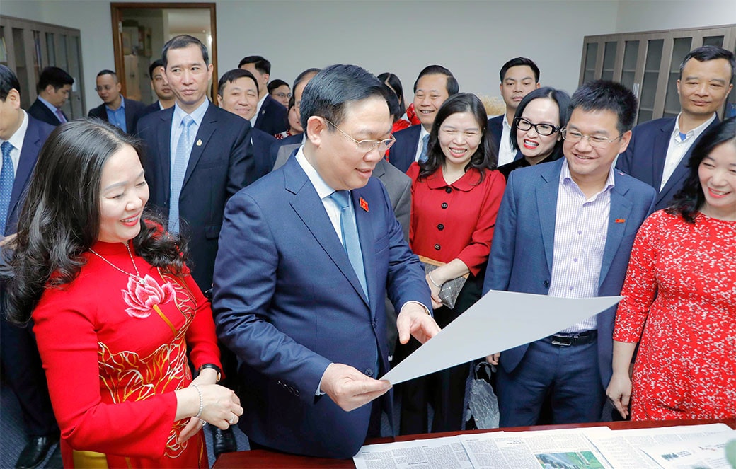 Chủ tịch Quốc hội Vương Đình Huệ thăm, chúc Tết Báo Đại biểu Nhân dân, Truyền hình Quốc hội Việt Nam -0
