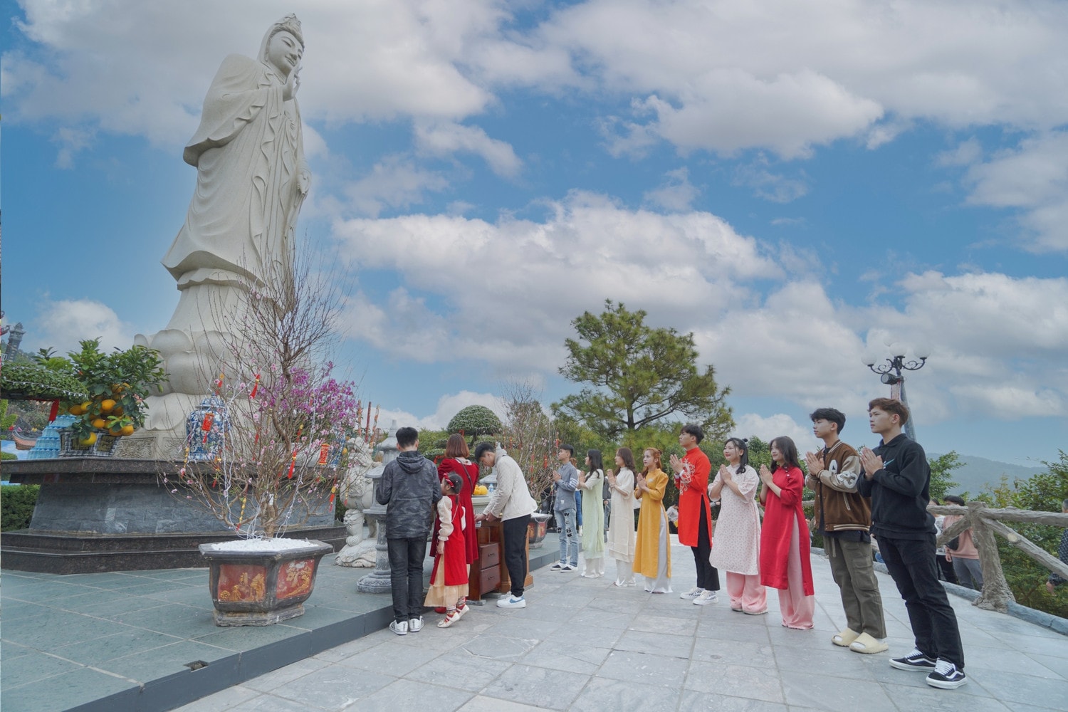 Chùa Ba Vàng - Điểm đến hấp dẫn trên hành trình du lịch tâm linh vùng Đông Bắc -0