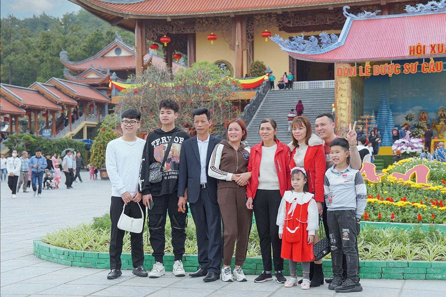 Bài 2: Lan tỏa ánh sáng Phật Pháp đi muôn phương -0