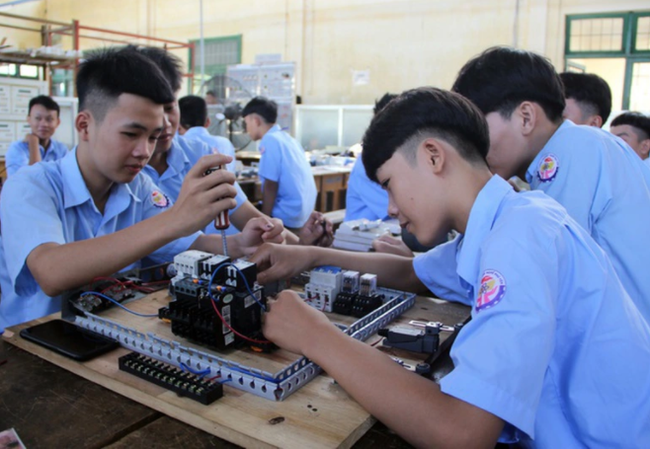 Khắc phục hậu quả trong xử phạt vi phạm hành chính giáo dục nghề nghiệp -0