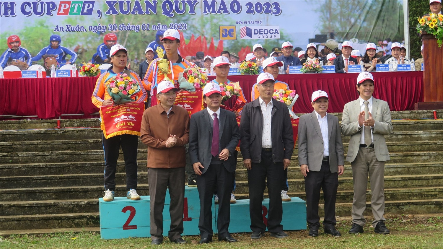 Khai Hội đua ngựa truyền thống Gò Thì Thùng Xuân Quý Mão -0
