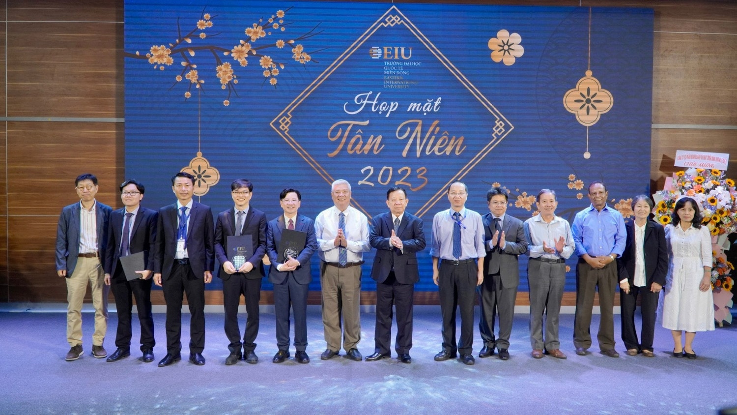 Trường Đại học Quốc tế Miền đông phấn đấu hoàn thành 6 nhiệm vụ trọng tâm năm 2023 -0