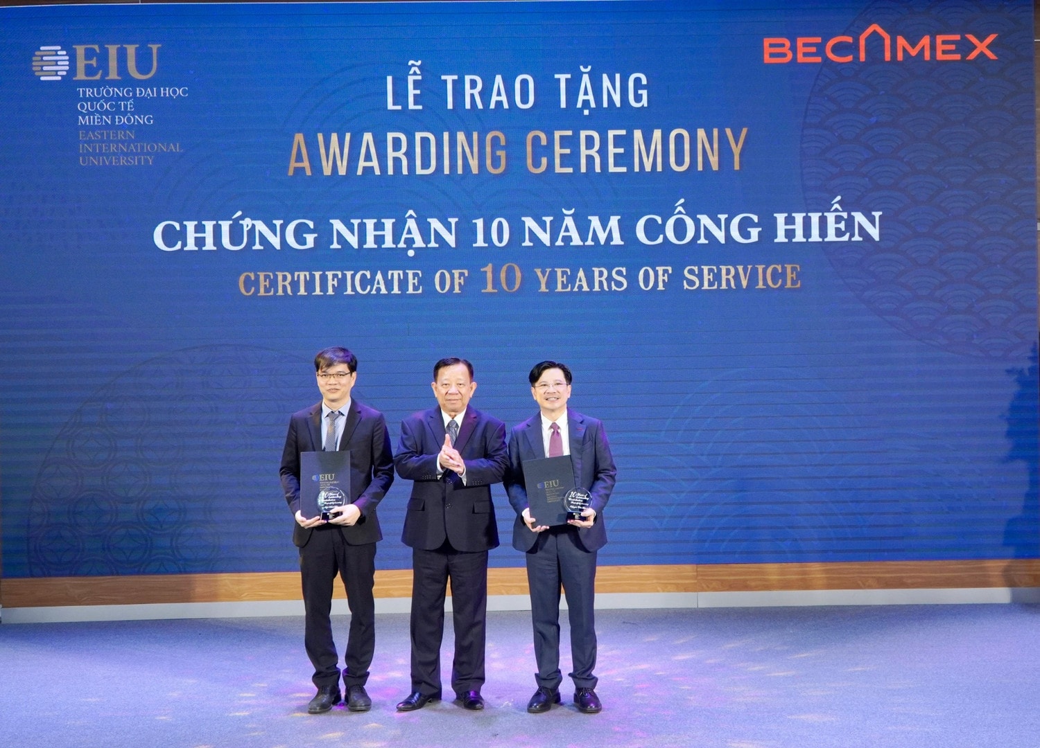 Trường Đại học Quốc tế Miền đông phấn đấu hoàn thành 6 nhiệm vụ trọng tâm năm 2023 -0