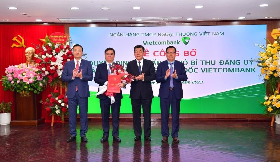 Vietcombank tổ chức Lễ công bố Quyết định chuẩn y Phó Bí thư Đảng ủy và bổ nhiệm Tổng Giám đốc -0