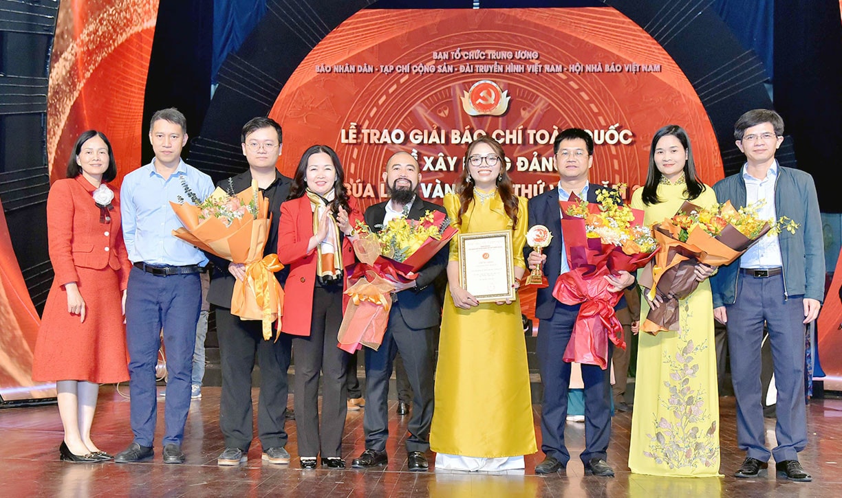 Chủ tịch Quốc hội Vương Đình Huệ: Tiếp tục sáng tạo những tác phẩm thực sự lay động, góp phần xây dựng “Ðảng ta là đạo đức, là văn minh”