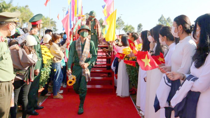 Hơn 8.000 công dân ưu tú của Tây Nguyên lên đường nhập ngũ -0