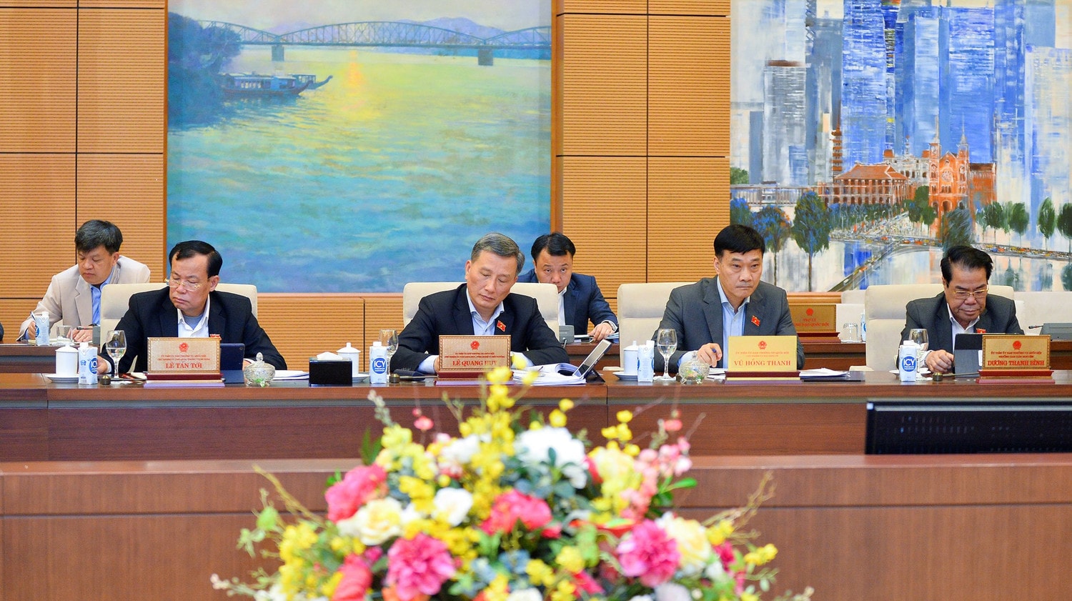 Không làm phương hại quyền, nghĩa vụ, lợi ích hợp pháp của tổ chức, cá nhân khác -0