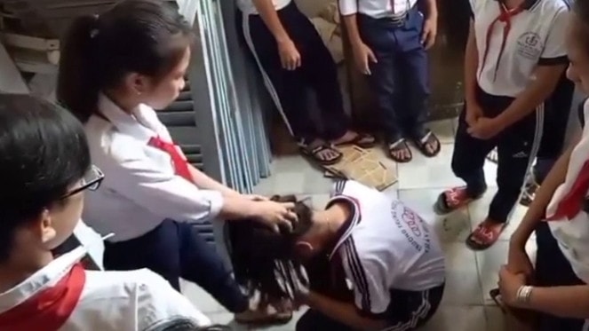 Bạo lực học đường vẫn xảy ra nhiều bên ngoài trường học