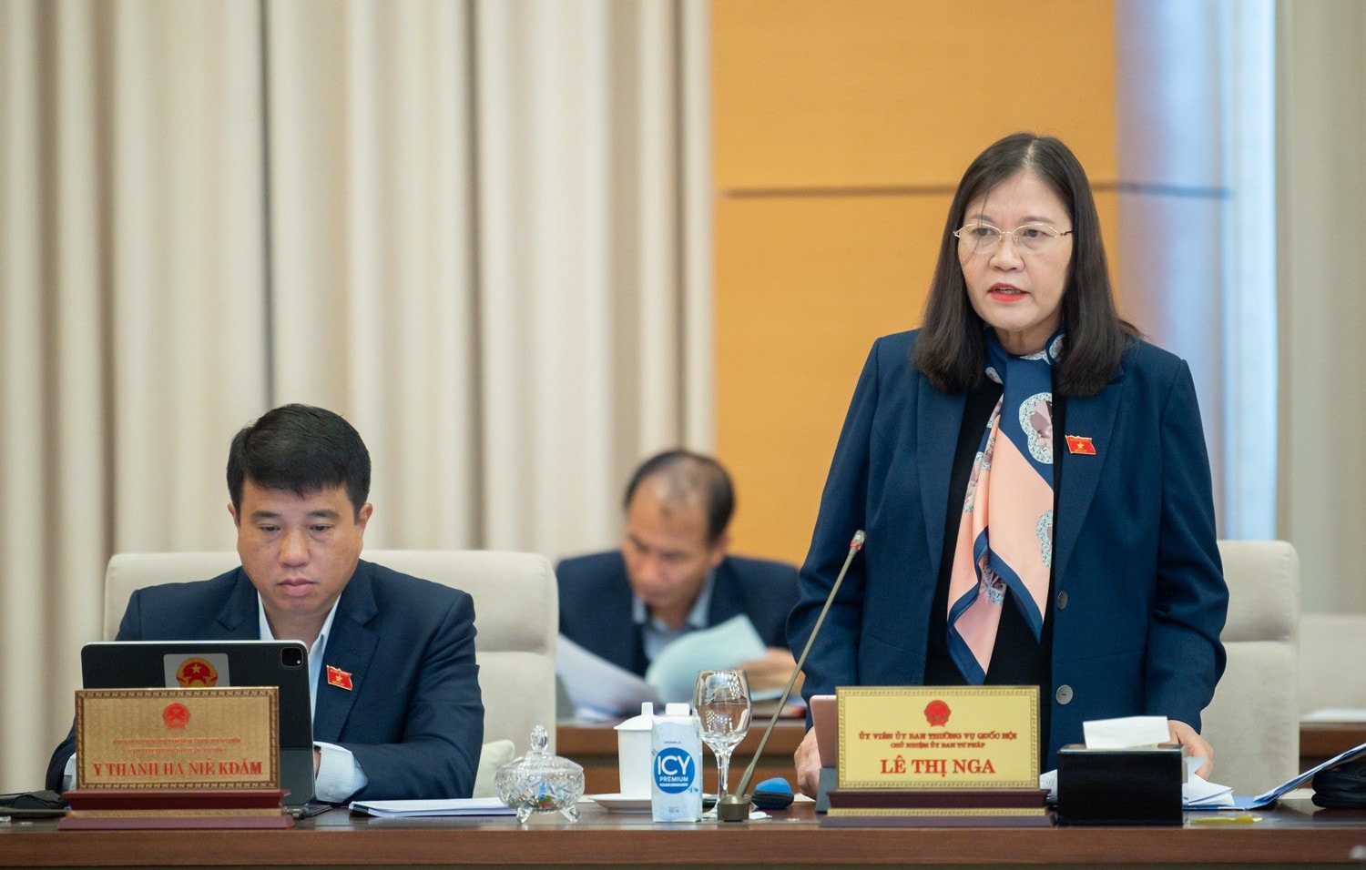 Không làm phương hại quyền, nghĩa vụ, lợi ích hợp pháp của tổ chức, cá nhân khác -0