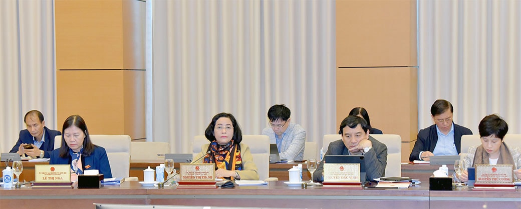 Cho ý kiến ban hành Nghị quyết quy định chi tiết một số điều của Luật Thi đua, khen thưởng -0