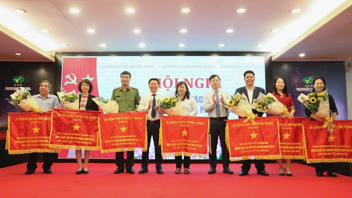 Bình quân lượng bản sách lên mức 6,1 bản/ người -1