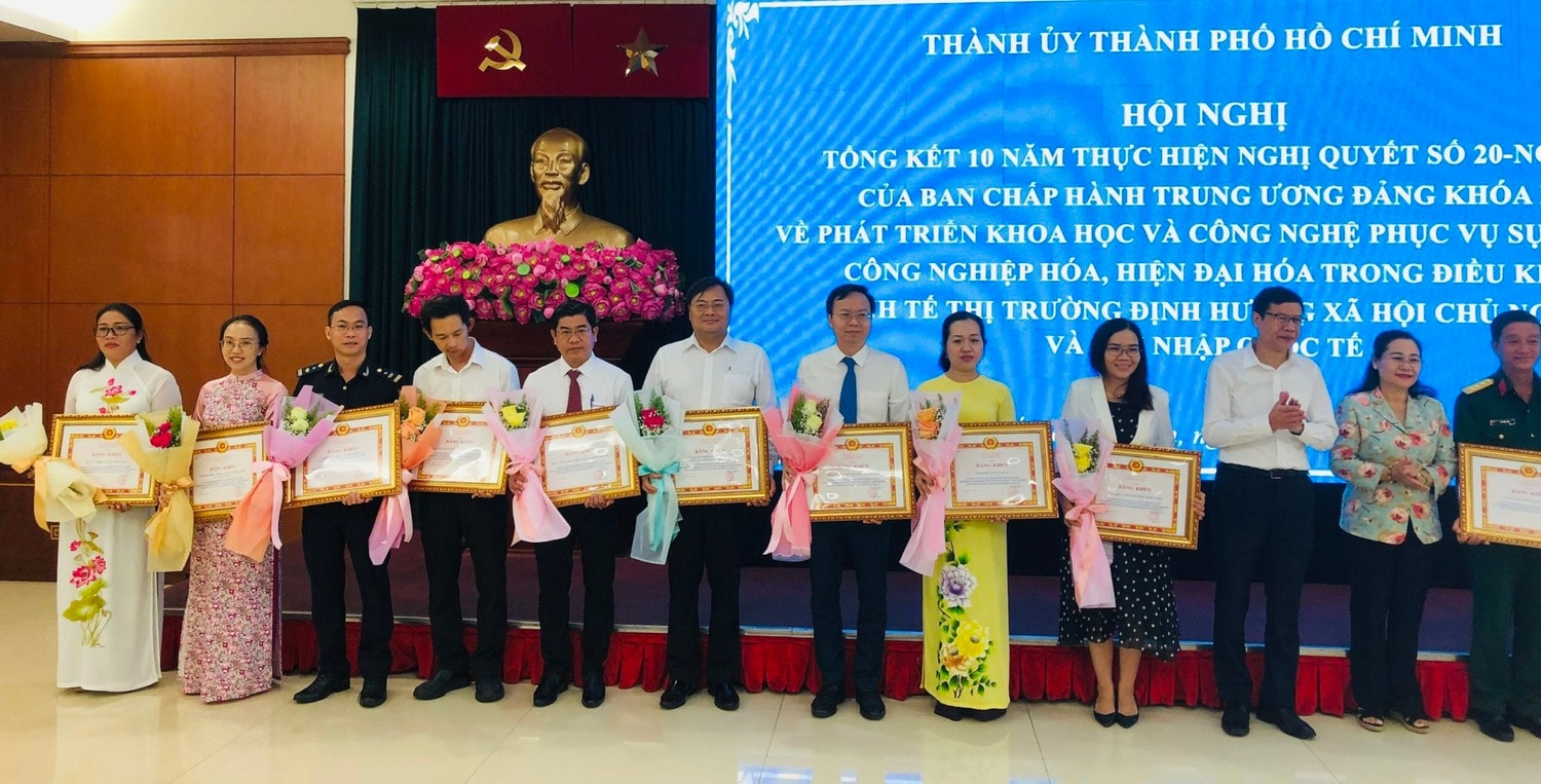 Lưới điện thông minh - điểm sáng trong công tác phát triển khoa học và công nghệ của ngành điện TPHCM -0