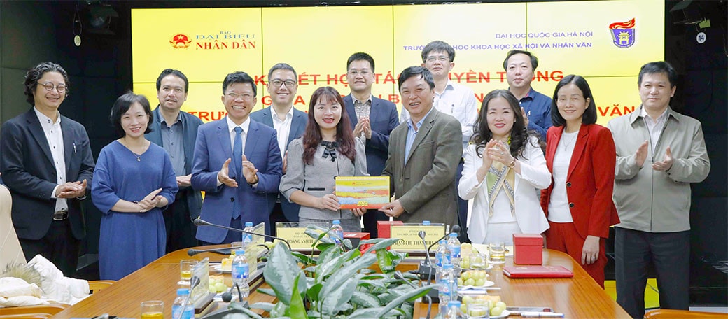 Báo Đại biểu Nhân dân ký kết hợp tác truyền thông với Trường Đại học Khoa học xã hội và Nhân văn -0