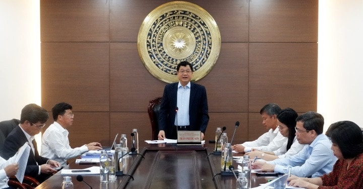 Cuộc họp triển khai Kế hoạch giám sát chuyên đề của HĐND thành phố Đà Nẵng về tình hình thực hiện các dự án chậm triển khai, chậm bàn giao, chậm đưa đất vào sử dụng trên địa bàn - ẢNH NGÔ HUYỀN