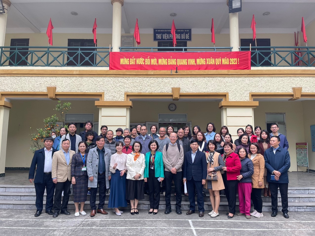 Hướng dẫn bài thể dục tránh ngã cho người cao tuổi -0
