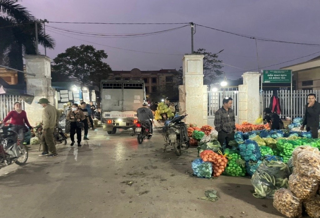 “Điểm đen” mất an ninh trật tự, an toàn giao thông và ô nhiễm môi trường tại chợ đầu mối Đông Tảo