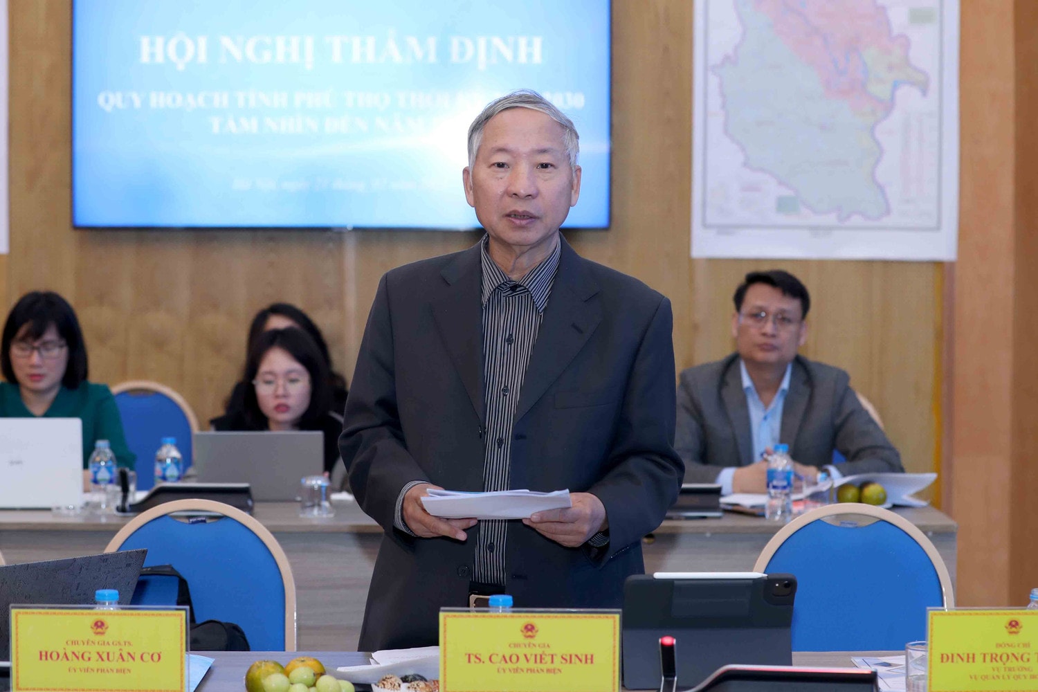 Theo ông Cao Viết Sinh, Phú Thọ phát triển sân golf "là đúng", song cần tính toán kỹ Phú Thọ: “Làm sân golf là đúng nhưng cần tính toán kỹ” -0