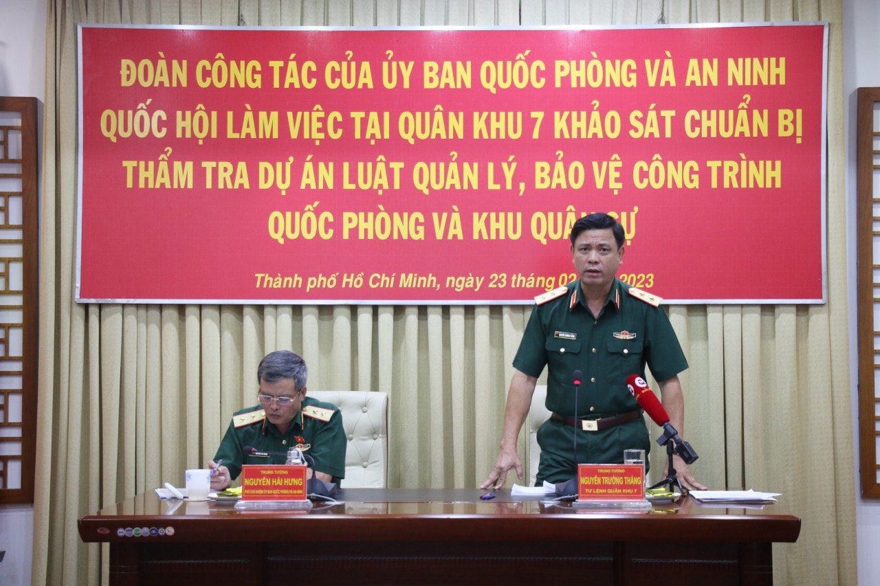 Tư lệnh Quân khu 7, Trung tướng Nguyễn Trường Thắng làm rõ các vấn đề Đoàn khảo sát quan tâm Ủy ban Quốc phòng và An ninh khảo sát tại Quân khu 7 -0