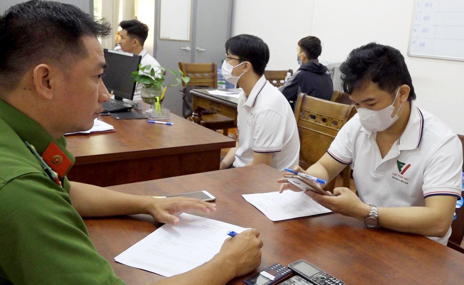 Triệt phá tổ chức tội phạm “núp bóng” công ty luật đi đòi nợ thuê gần 1.000 tỷ đồng