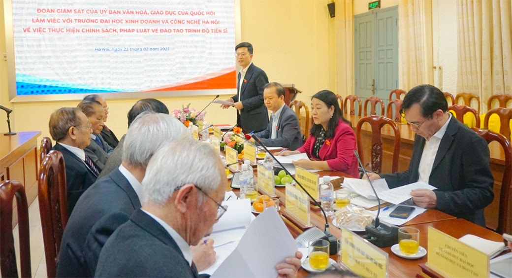 Nên quy định cụ thể về nghiên cứu khoa học của nghiên cứu sinh -0