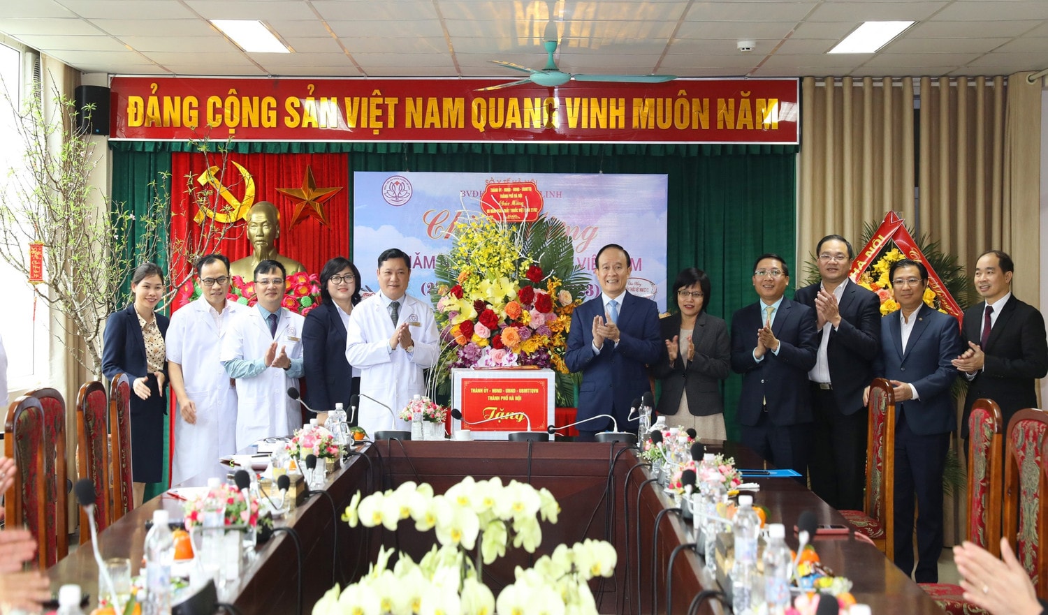 Chủ tịch HĐND TP Hà Nội thăm, chúc mừng bệnh viện Đa khoa Mê Linh -0