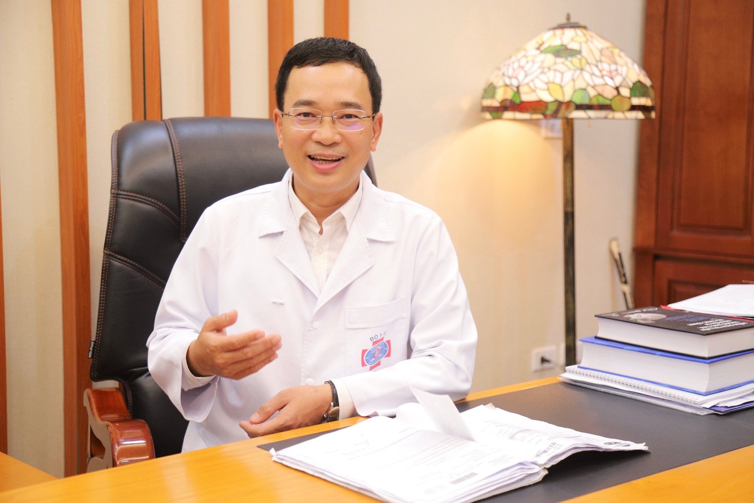 “Thuốc” từ tâm và đức -0